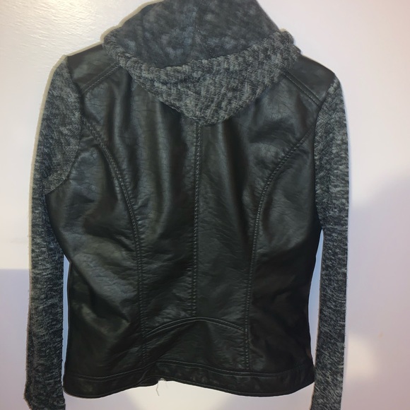 Leather jacket - Picture 2 of 2